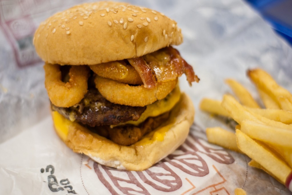 Porque o fast food é um veneno para o seu corpo